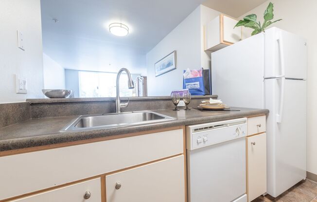 1 bed, 1 bath, 665 sqft, $1,465, Unit 228