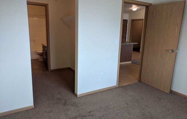 2 beds, 2 baths, 966 sqft, $1,245, Unit 5100-306