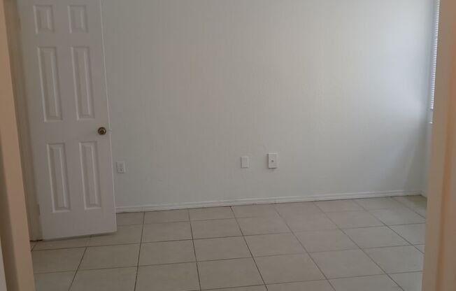 2 beds, 1 bath, $1,500, Unit 1635 BLDG 16