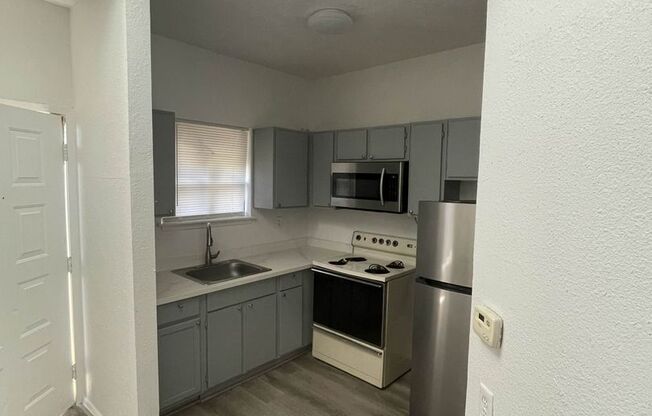 Studio, 1 bath, 432 sqft, $895, Unit 19