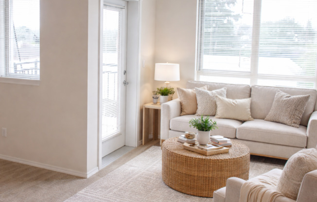 Studio, 1 bath, 649 sqft, $1,850, Unit 420