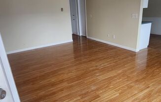 2 beds, 1 bath, $2,395, Unit 4047 Hamilton Ave  - F11