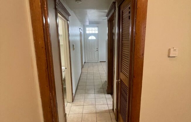 2 beds, 1 bath, $1,600, Unit 1650 # 2R