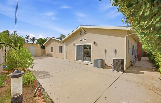 5 beds, 3.5 baths, 2,914 sqft, $5,500