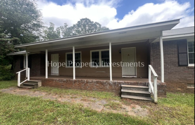 Newnan- 25 Hill St Duplex Units are 2 Bedroom 1 Bathroom