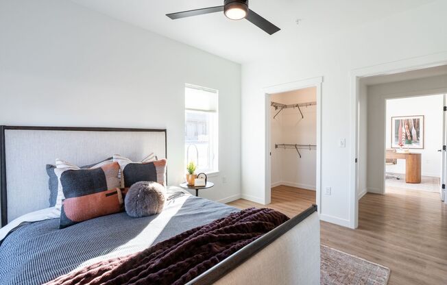 2 beds, 2 baths, 1,035 sqft, $1,995, Unit 21113 - 225