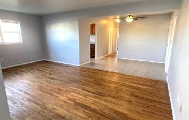 2 beds, 1.5 baths, 800 sqft, $1,925