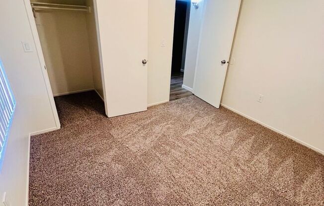 2 beds, 1 bath, 849 sqft, $1,525, Unit 035