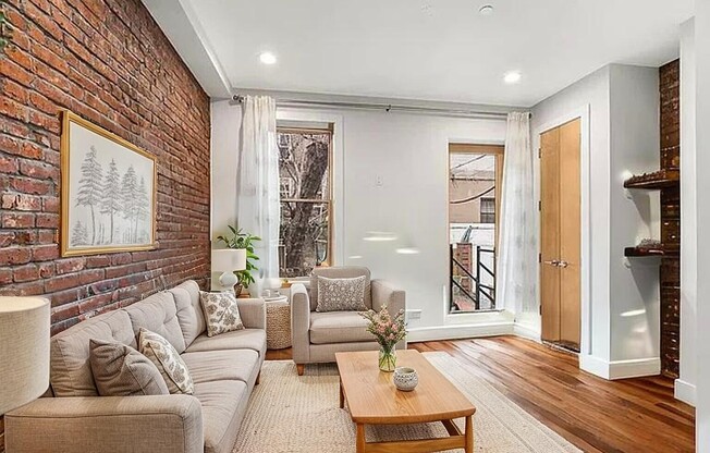35 LEXINGTON AVE