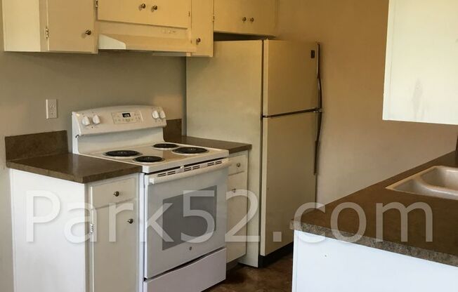 2 beds, 1 bath, $1,295, Unit 3602-01