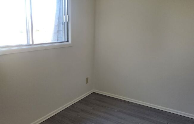 3 beds, 1.5 baths, 1,100 sqft, $1,500, Unit 3263A