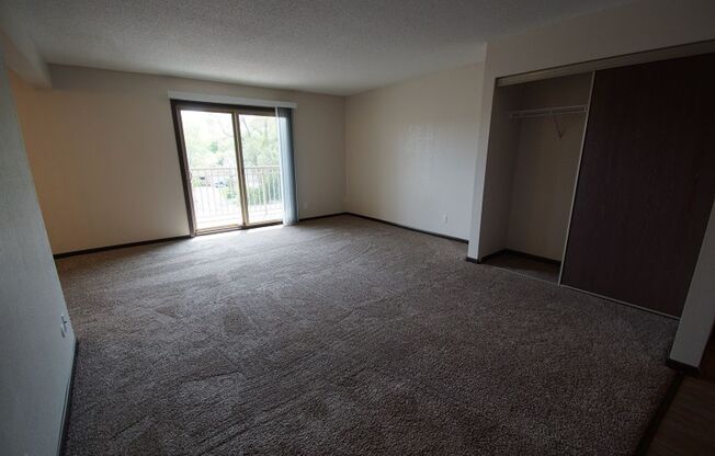 Studio, 1 bath, 710 sqft, $1,194, Unit 307