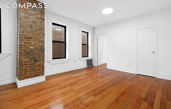 214 E 82 ST