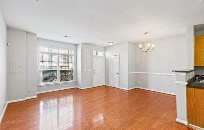 Stunning Townhouse for Lease in fantastic Raleigh location!
