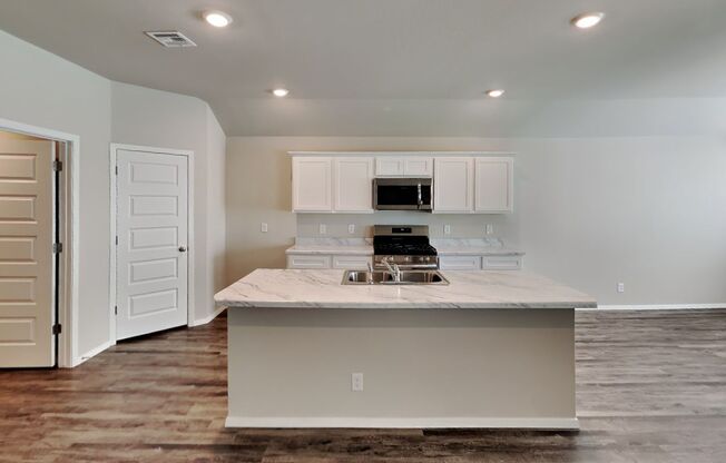 Available now! Beautiful 4 bed/2bath new construction home in Oneta Farms!