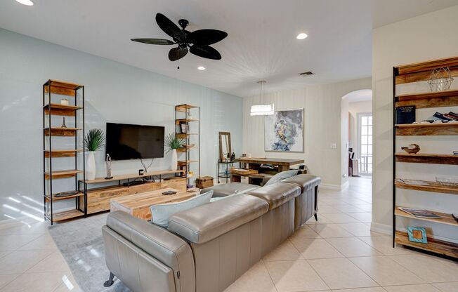 FULLY FURNISHED SEASONAL RENTAL 3 BED 2.5 BATH TWO STORY TOWNHOUSE IN THE HEART OF JUPITER