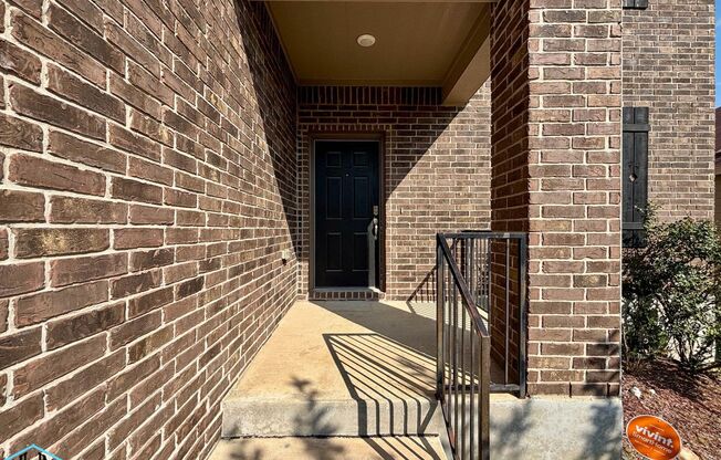 Gorgeous 4 bedroom, 3.5 bath home, minutes form IH-35 off Green Valley Rd. in Cibolo!