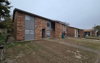 2 beds, 1 bath, $795, Unit 1305 Indian Trail - D