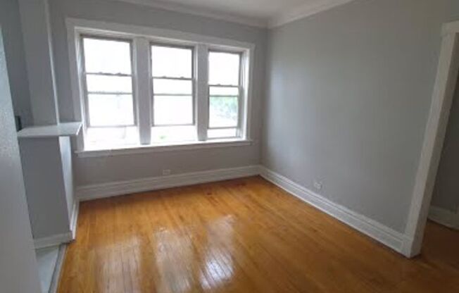 Great 2 Bedroom unit, with a Wonderful Management Company