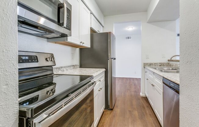 2 beds, 1 bath, $1,500, Unit #2033