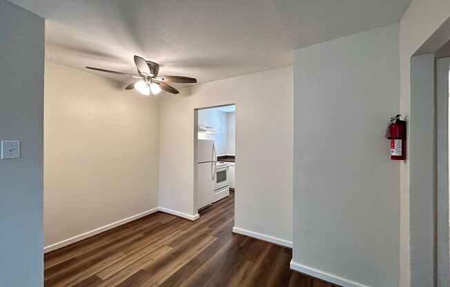 2 beds, 1 bath, $895, Unit MA9136