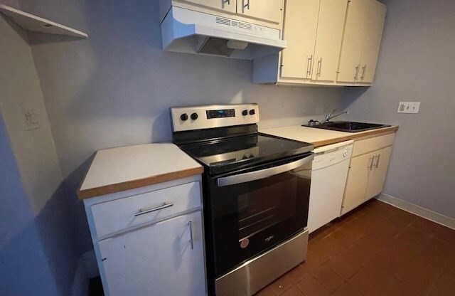 1 bed, 1 bath, 590 sqft, $3,000, Unit 4