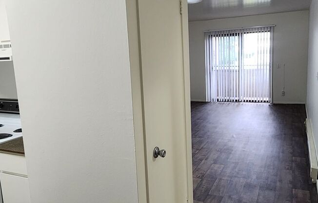 1 bed, 1 bath, 700 sqft, $995, Unit 07A
