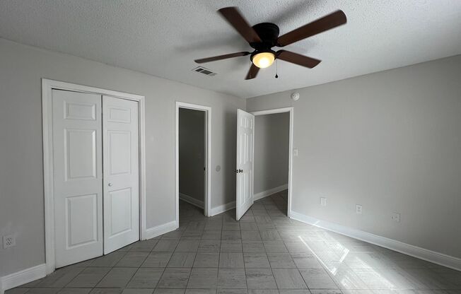 2 beds, 2 baths, $1,100, Unit 6513