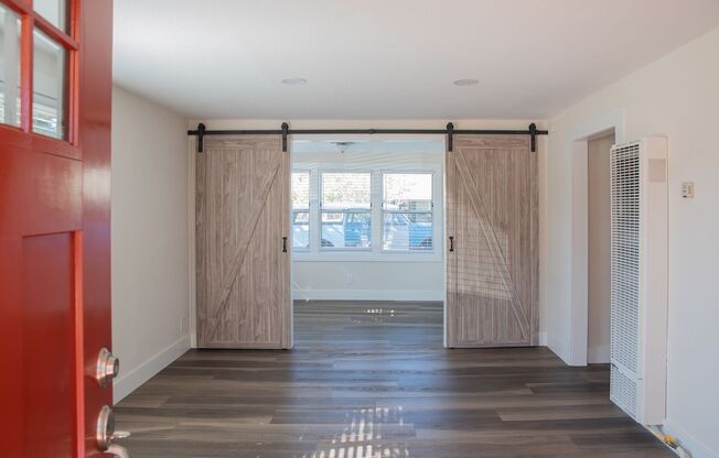 Refinished 3 Bedroom Seaside Cutie - Available July 1st 2025