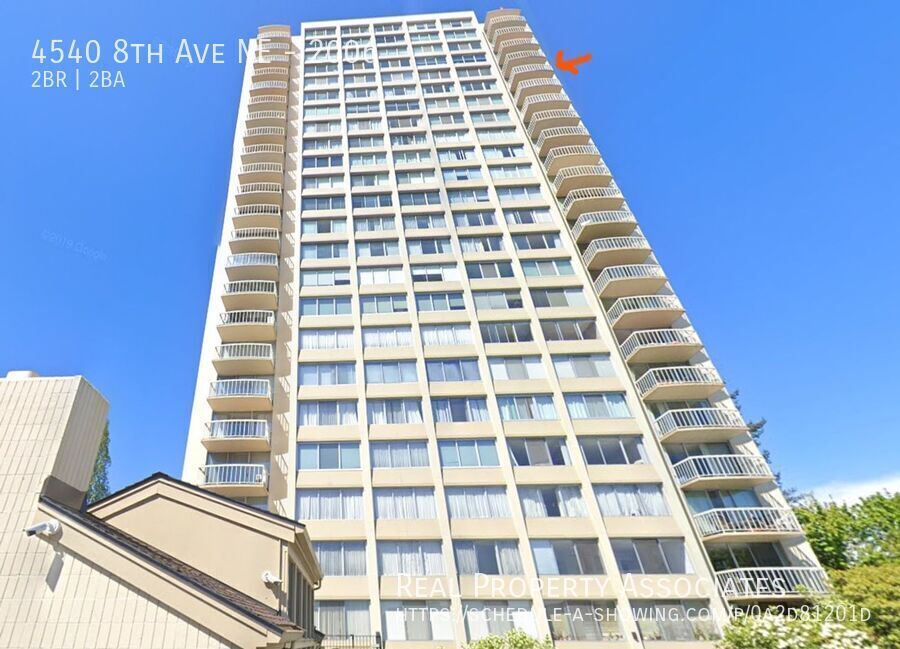 4540 8th Ave NE
