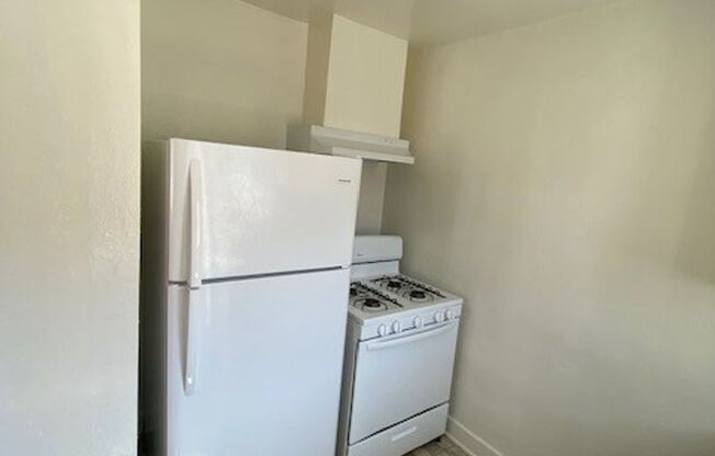 Studio, 1 bath, 500 sqft, $1,395, Unit 6