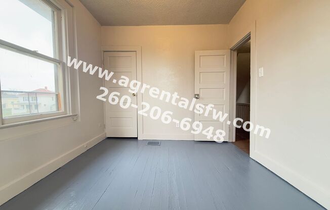 3 beds, 1.5 baths, 1,512 sqft, $1,100, Unit 2514 S Hanna St