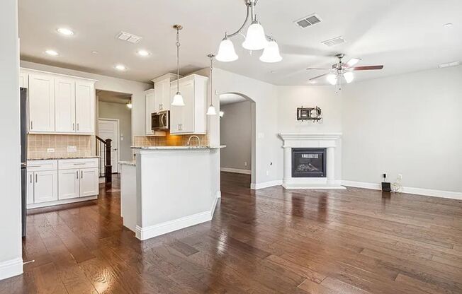 AVAILABLE NOW | 3-Bedroom Plano Townhome Near Legacy West