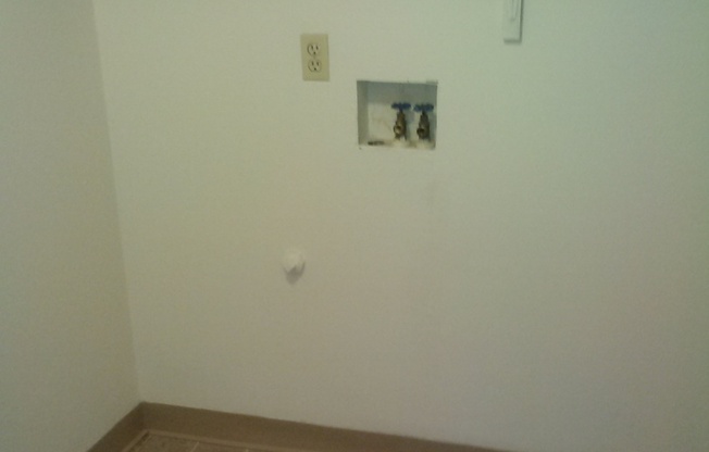 2 beds, 1 bath, 800 sqft, $1,500, Unit 1909-77