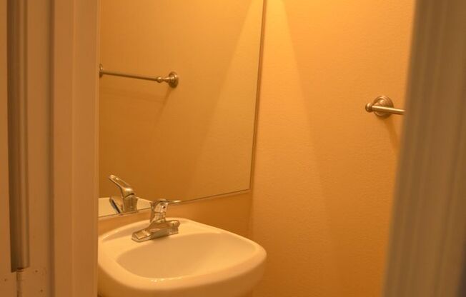 2 beds, 2.5 baths, $2,200, Unit # 2133