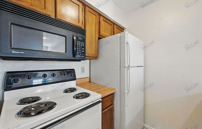 1 bed, 1 bath, 550 sqft, $1,000, Unit 323