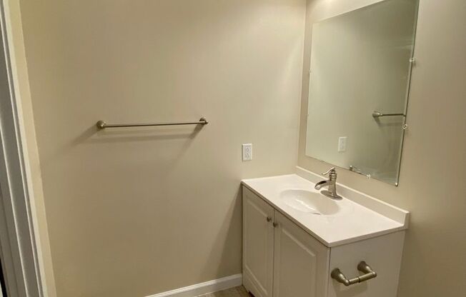 1 bed, 1 bath, 1,319 sqft, $1,467, Unit 415 Unit 102