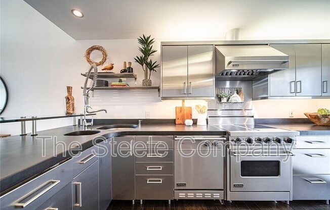 5226 MARINA PACIFICA DR S