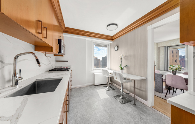 4 beds, 3.5 baths, 2,700 sqft, $25,000, Unit 20LA