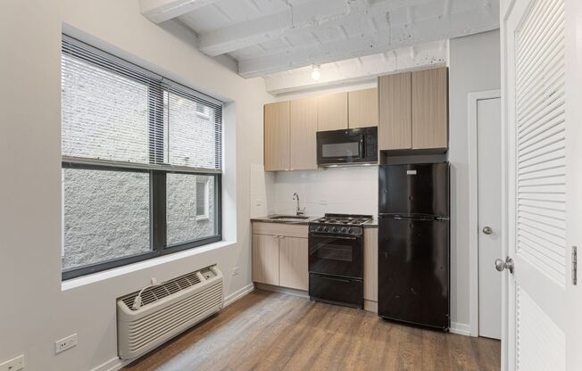 5718 North Winthrop Ave.