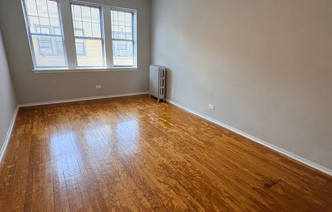 2 beds, 1 bath, 670 sqft, $1,200, Unit CA 133-3W