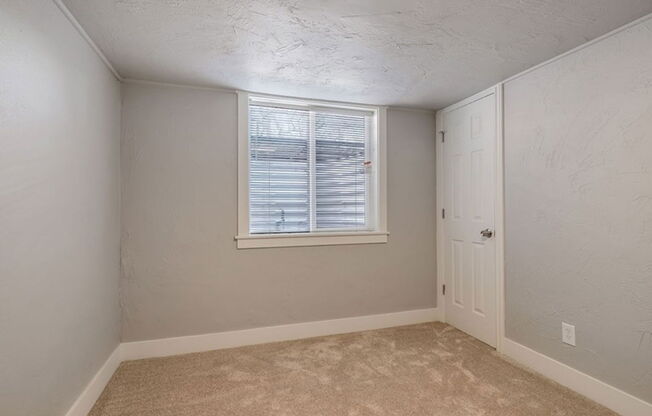 1163 S NAVAJO ST