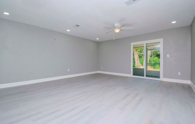 1313 EAGLEVIEW DR