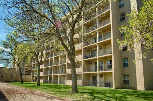 Property Exterior at Knollwood Towers West Apartments, Hopkins, Minnesota