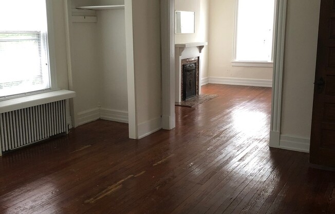 2 beds, 1 bath, $1,450, Unit Upper Flat