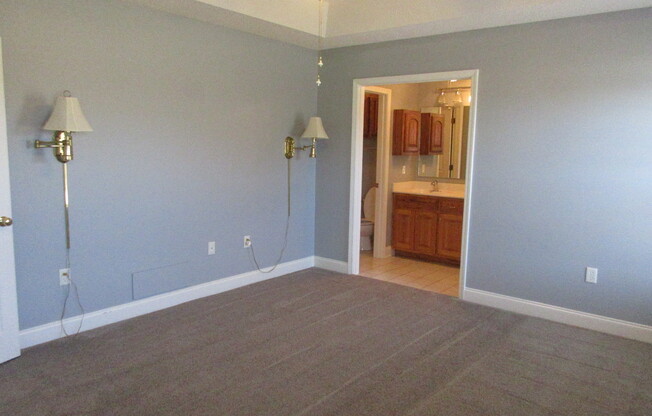 3 beds, 2 baths, $1,600