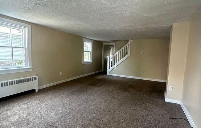 2 beds, 1 bath, $1,100