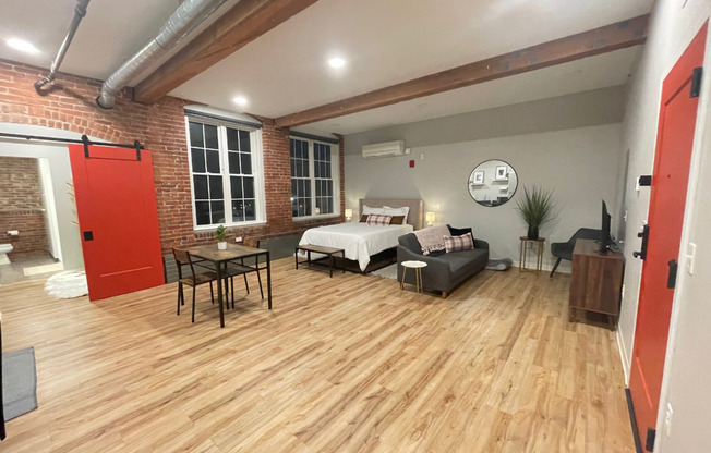 Studio, 1 bath, 587 sqft, $2,275, Unit 209 | Furnished