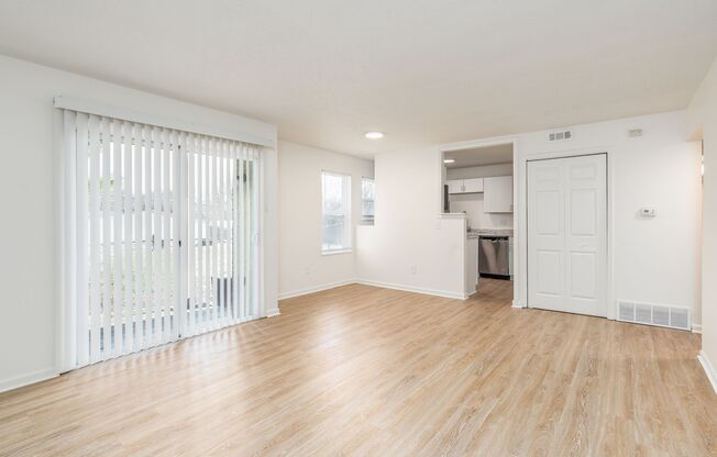 2 beds, 1 bath, 845 sqft, $1,295, Unit 44