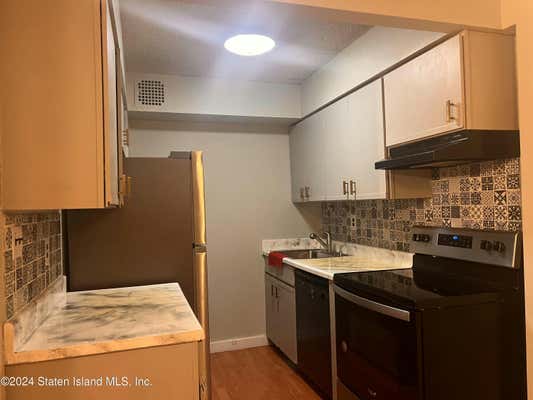 1 bed, 1 bath, 900 sqft, $1,750, Unit 2E